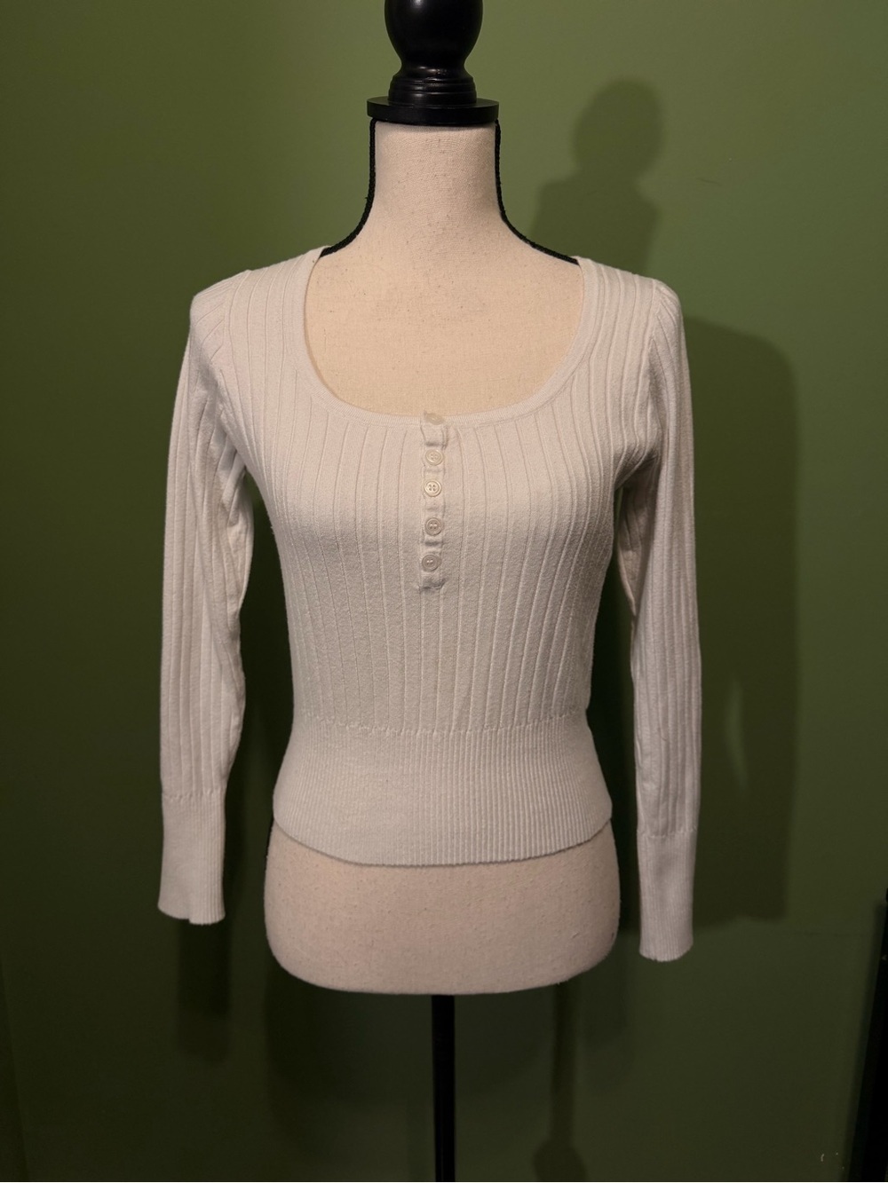 Ribbed Scoop henly style Neck Button-Front Sweater - Ivory white